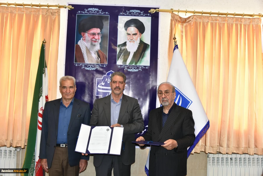 در راستای گسترش حمایت‌های کریمانه صورت گرفت:

امضای تفاهم‌نامه مشترک بین دانشگاه ملی مهارت و بنیاد فرهنگی شهید خوشنویسان







 5