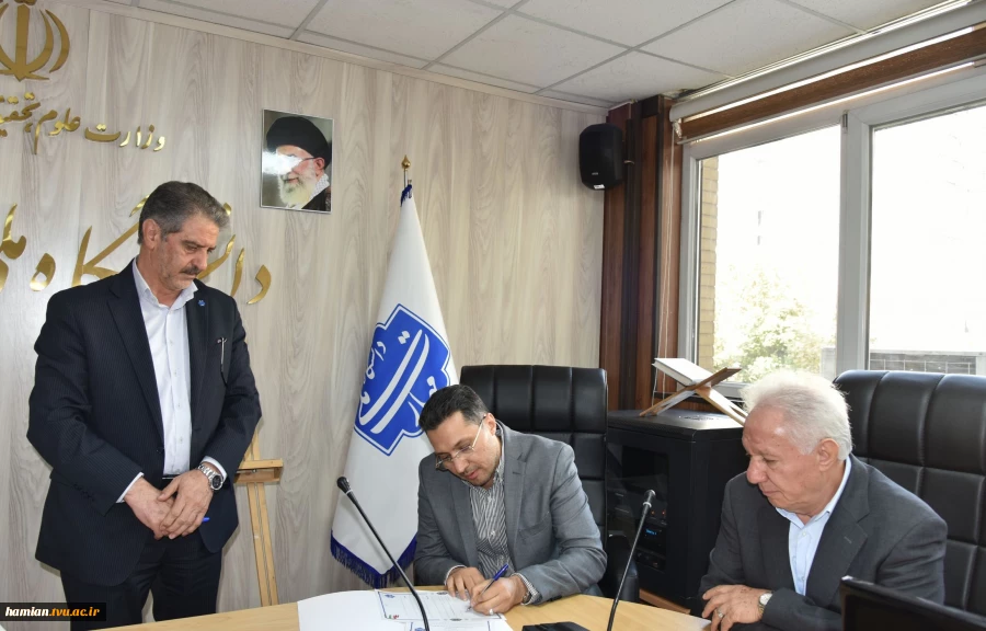 به همت بنیاد حامیان دانشگاه صورت گرفت؛

امضای تفاهم‌نامه همکاری مشترک با شرکت قالی سلیمان در دانشگاه ملی مهارت 4