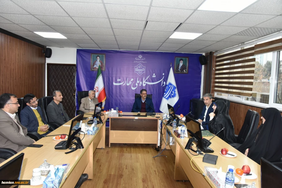 دیدار جمعی از اعضای بنیاد حامیان دانشگاه ملی مهارت با ریاست دانشگاه 3