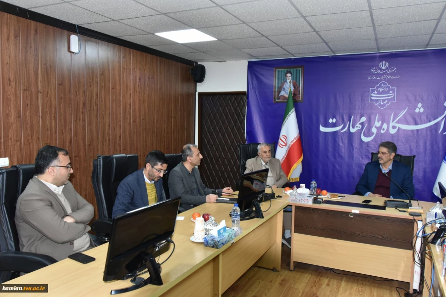 دیدار جمعی از اعضای بنیاد حامیان دانشگاه ملی مهارت با ریاست دانشگاه 5