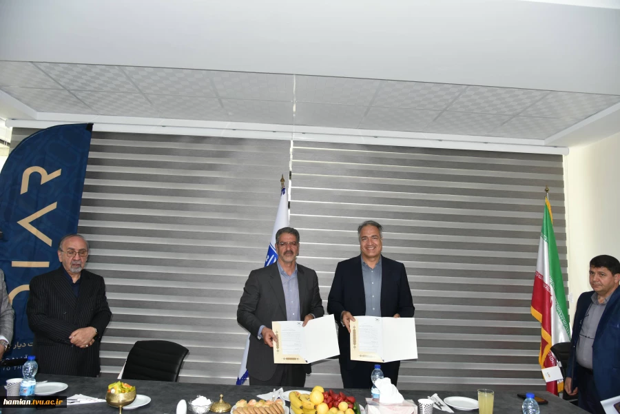 در راستای گسترش تعاملات ارتباط با صنعت صورت گرفت:
امضای تفاهم‌نامه مشترک بین دانشگاه ملی مهارت و شرکت دیارخودرو 3