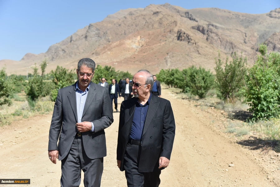 با حضور ریاست دانشگاه ملی مهارت، عضو هیئت امنای دانشگاه و خیرین استانی برگزار شد:
آیین کلنگ‌زنی مجموعه خوابگاهی _ رفاهی آموزشکده پسران گلپایگان 7