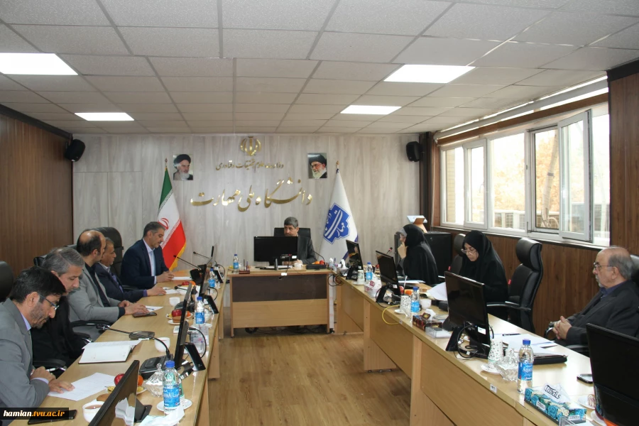 رئیس واحد استانی، رابط خیرین و برخی از اعضای هیئت امنای استان فارس میهمان ویژه نشست بنیاد حامیان 2