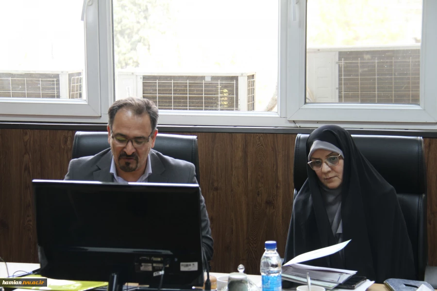 رئیس واحد استانی، رابط خیرین و برخی از اعضای هیئت امنای استان فارس میهمان ویژه نشست بنیاد حامیان 4