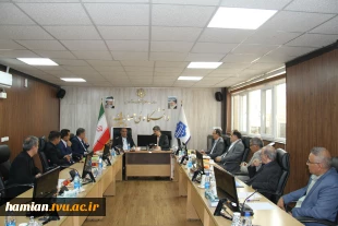 رئیس واحد استانی، رابط خیرین و برخی از اعضای هیئت امنای استان فارس میهمان ویژه نشست بنیاد حامیان 12