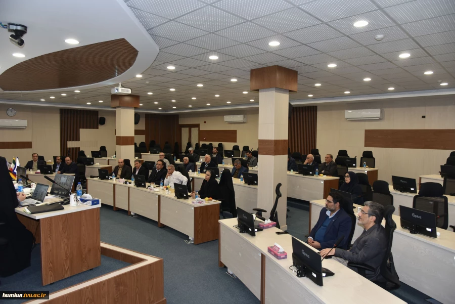 برگزاری چهارمین جلسه بنیاد حامیان دانشگاه ملی مهارت با حضور خیرین و مسئولان دانشگاه 2